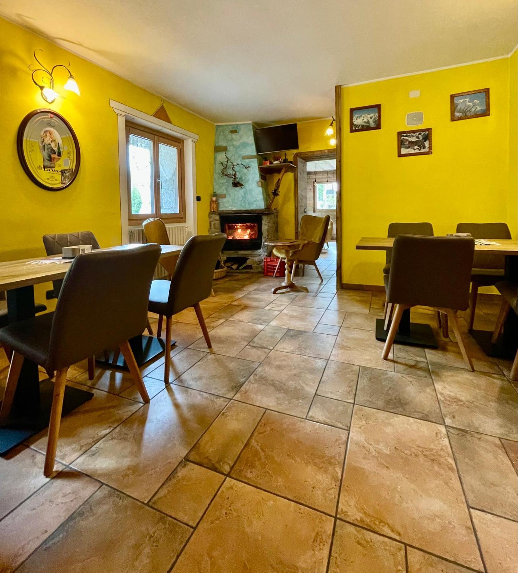 Hotel Gembro Chiesa in Valmalenco Eksteriør billede