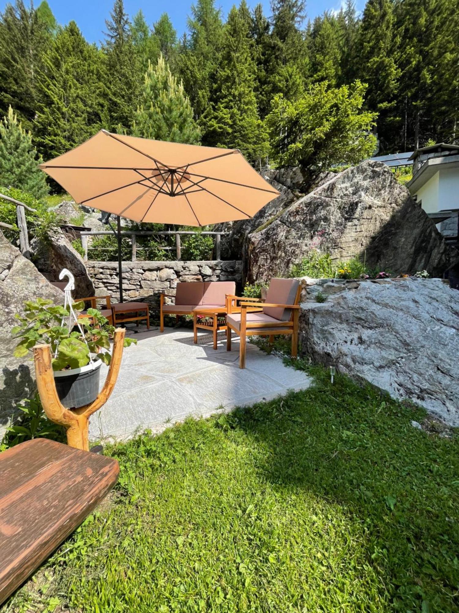 Hotel Gembro Chiesa in Valmalenco Eksteriør billede