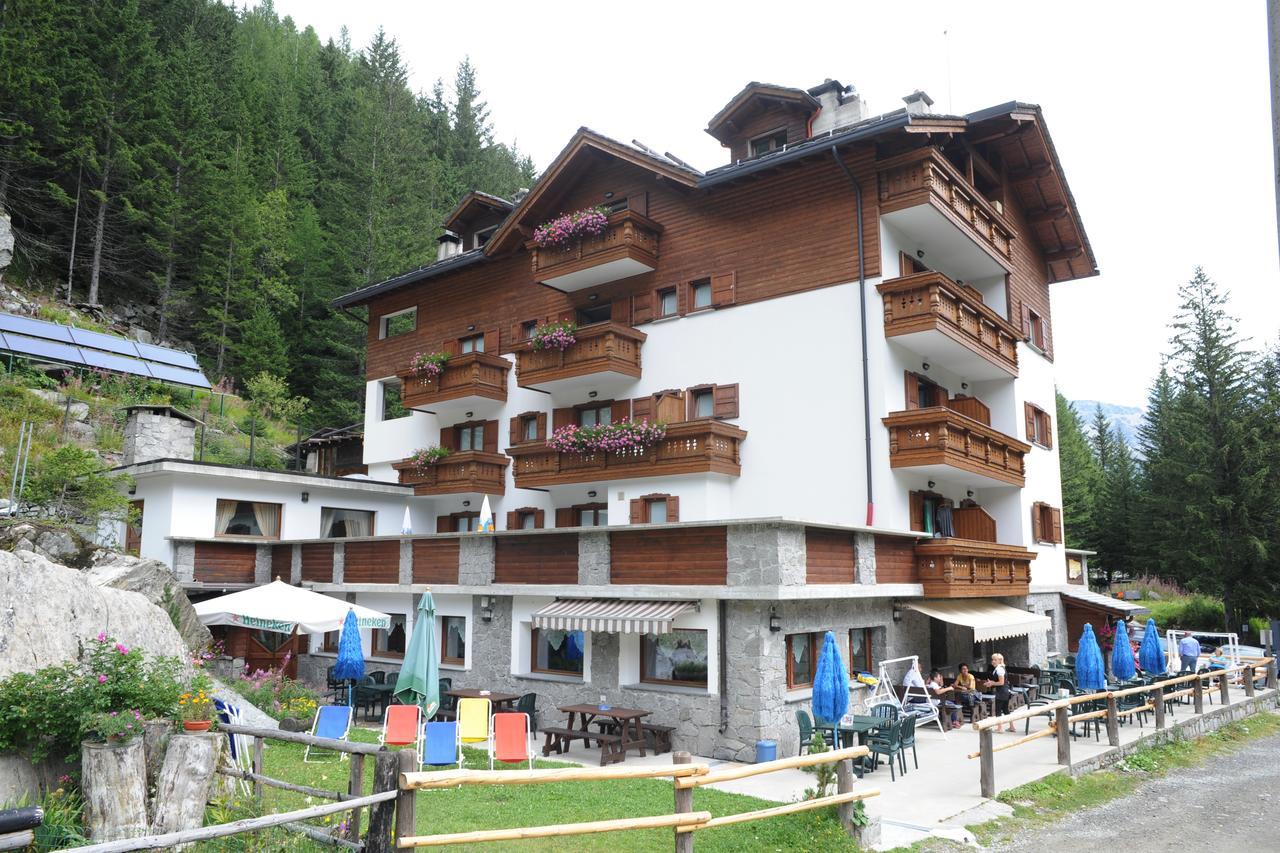 Hotel Gembro Chiesa in Valmalenco Eksteriør billede