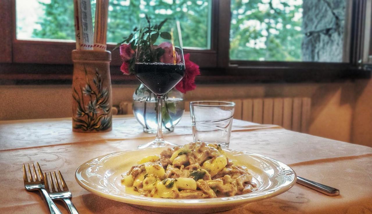 Hotel Gembro Chiesa in Valmalenco Eksteriør billede
